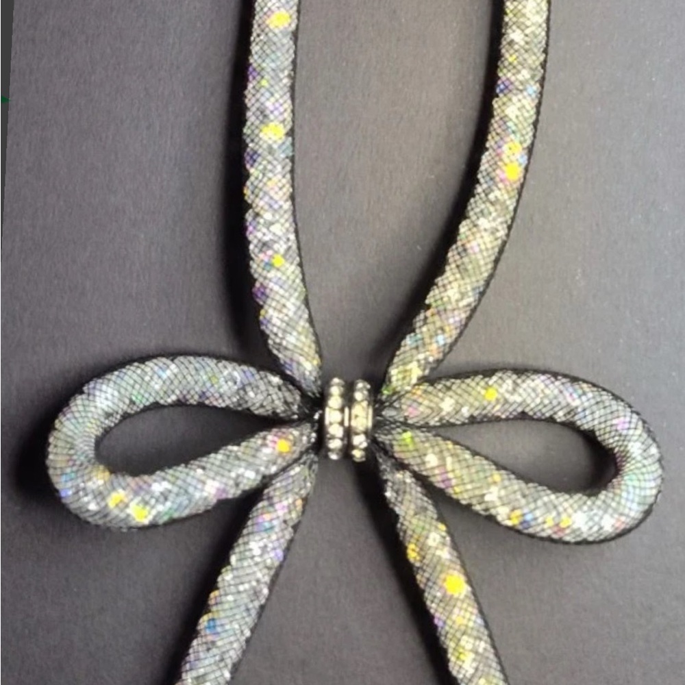 Betsey Johnson Mesh Bow Aurora Borealis Crystals Necklace - Picture 2 of 6